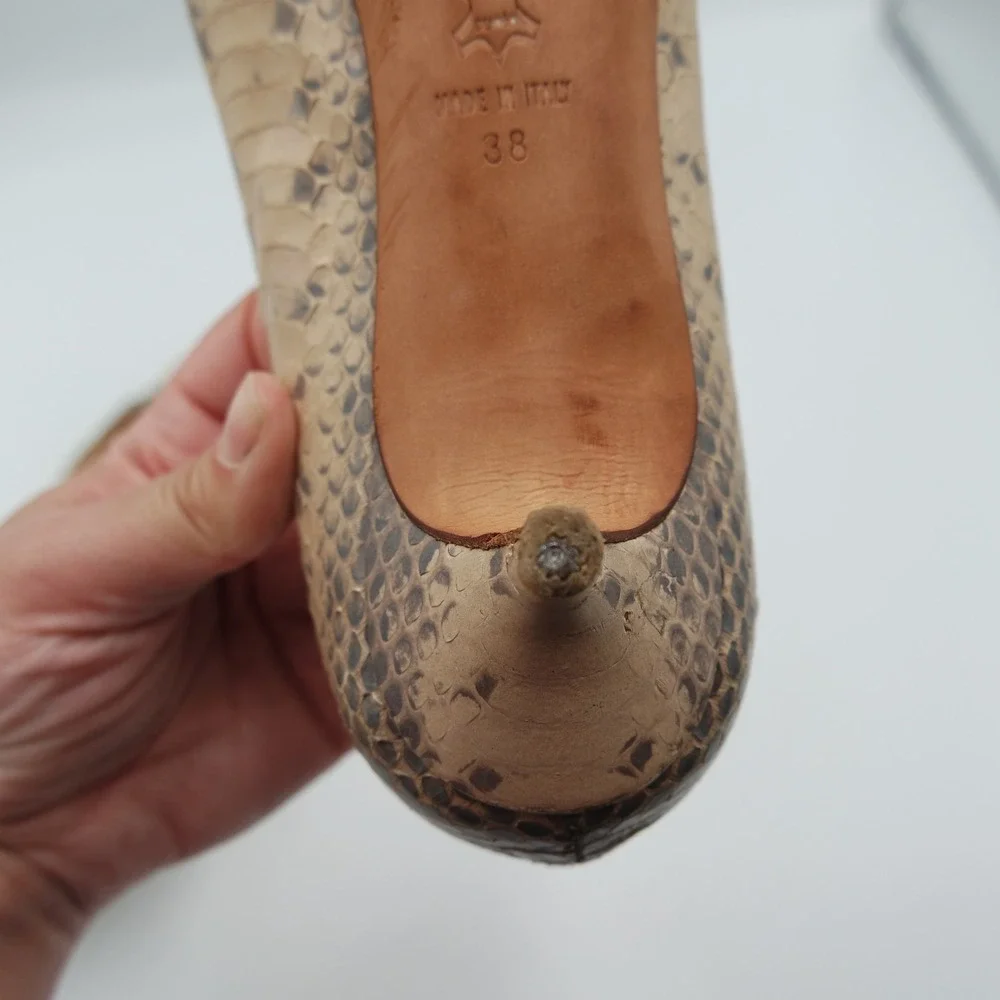 Vintage Jimmy Choo Beige Snakeskin Pointed Toe Kitten Heel Made in Italy Size 38